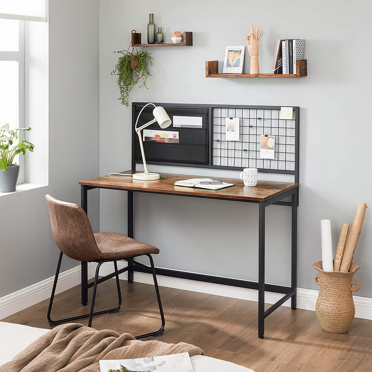 Skrivebord med smart opslagstavle i net industrielt look, vintage brun/sort Sort Skrivebord